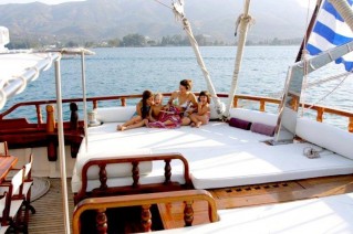 MATINA -  Aft Deck Sunpads